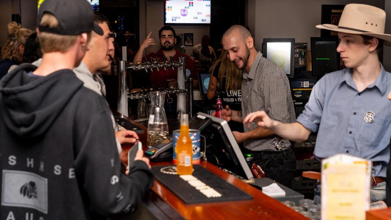 ססנוק Peden'S Hotel מראה חיצוני תמונה
